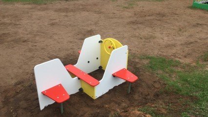 Самолетик для детской площадки